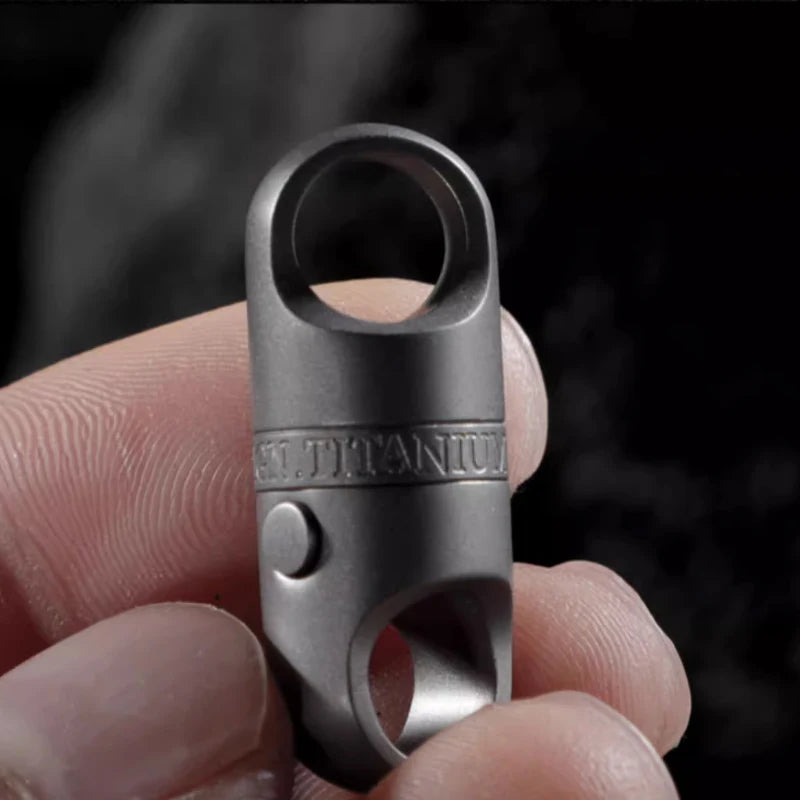 New Titanium Alloy Magnetic Suction Quick Release Keychain Key Ring Men Can Rotate 360° Car Key Chain Push Pull Buckle CM World