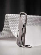Super Lightweight Men Titanium Waist Hanging Keychain Portable With Folding High Hardness D2 Steel Small Knife Car Key Chain CM World