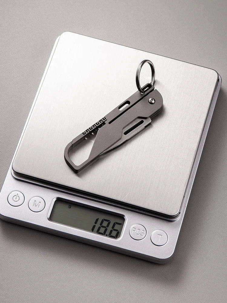 Super Lightweight Men Titanium Waist Hanging Keychain Portable With Folding High Hardness D2 Steel Small Knife Car Key Chain CM World
