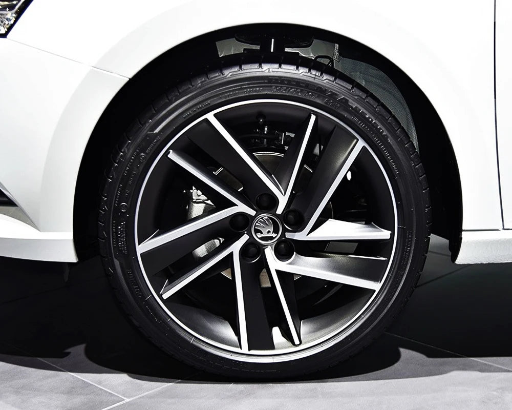 4Pcs 56MM Car Aluminum Logo Wheel Center Hub Caps Stickers For Skoda Octavia A5 3 2 VRS Vision Kodiaq Rapid Fabia VII Superb RS