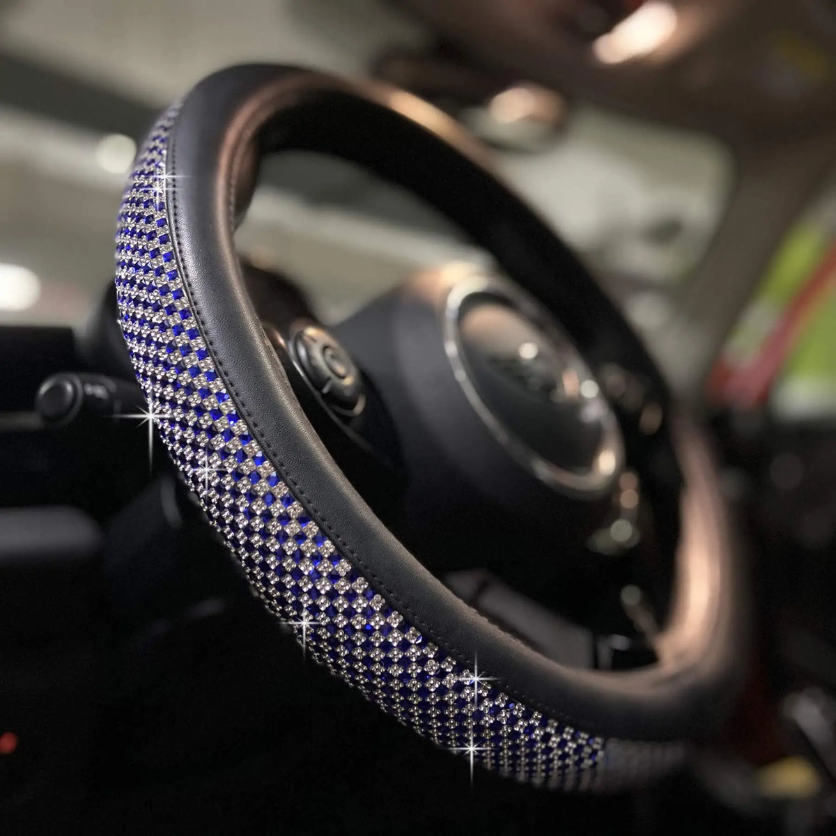 Factory direct sales car diamond steering wheel cover Amazon rhinestone with diamond four-season universal car handle cover