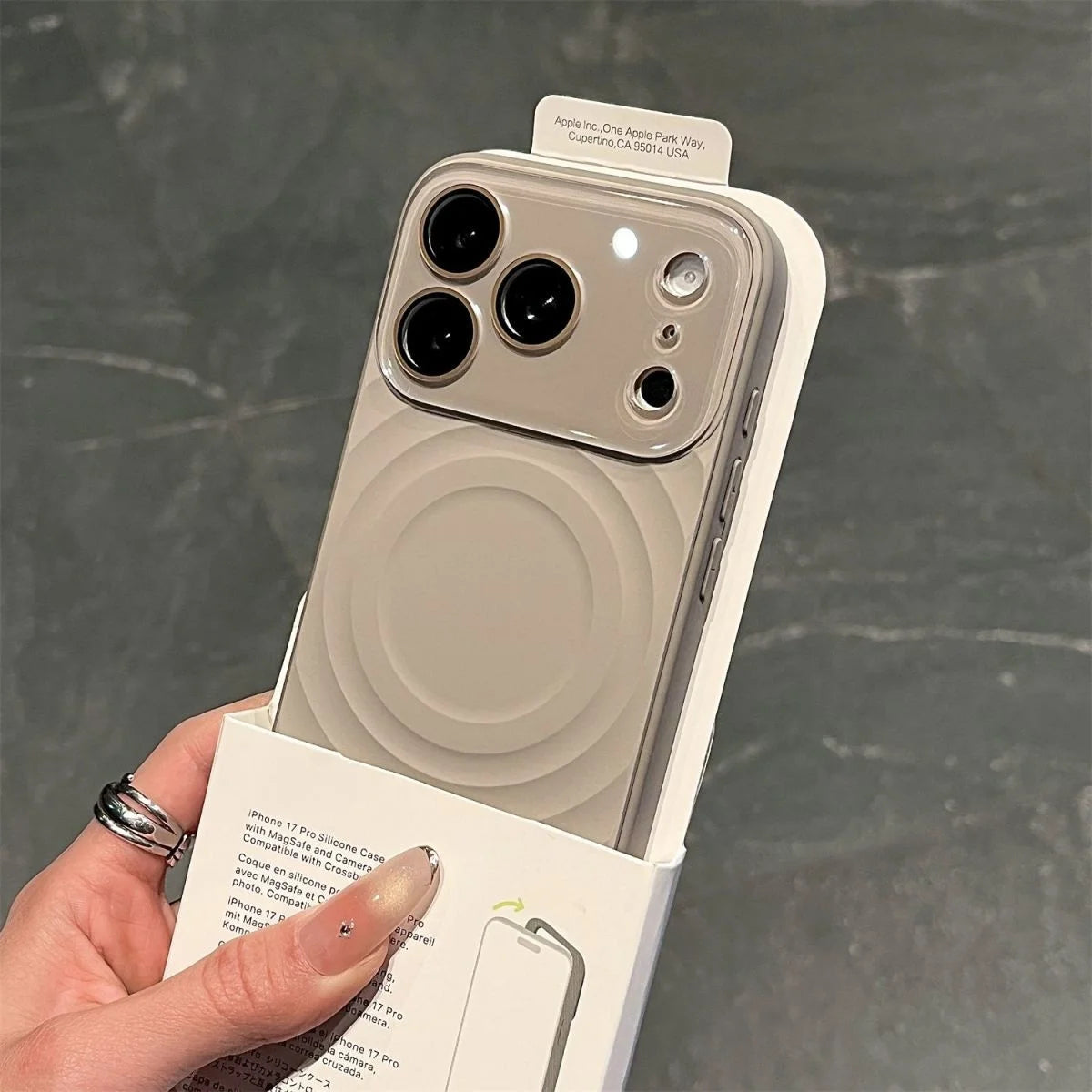 Fashion Liquid Silicone Water Ripple Pattern Big Window Phone Case For iPhone 17 16 15 Pro Max For Magsafe Magnetic Charge Cover Car Mobile World